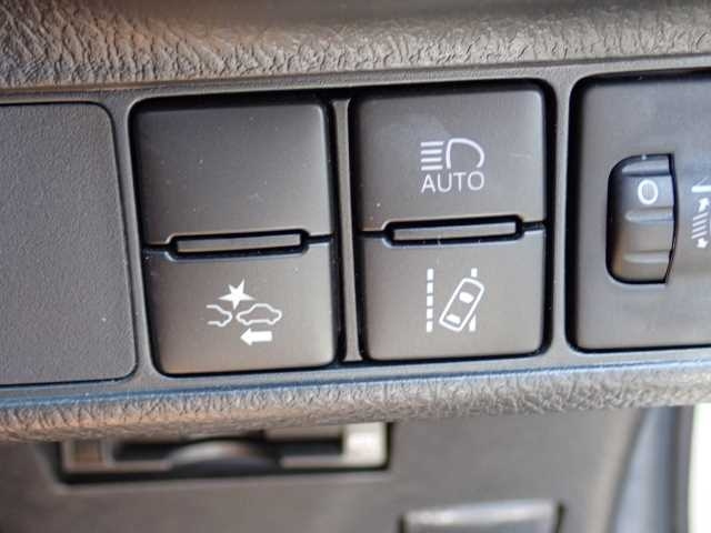 TOYOTA COROLLA FIELDER 2018