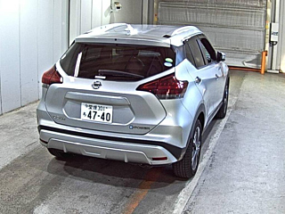 NISSAN KIX 2020
