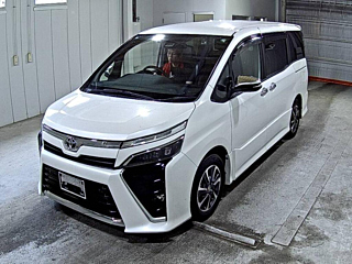 TOYOTA VOXY 2021