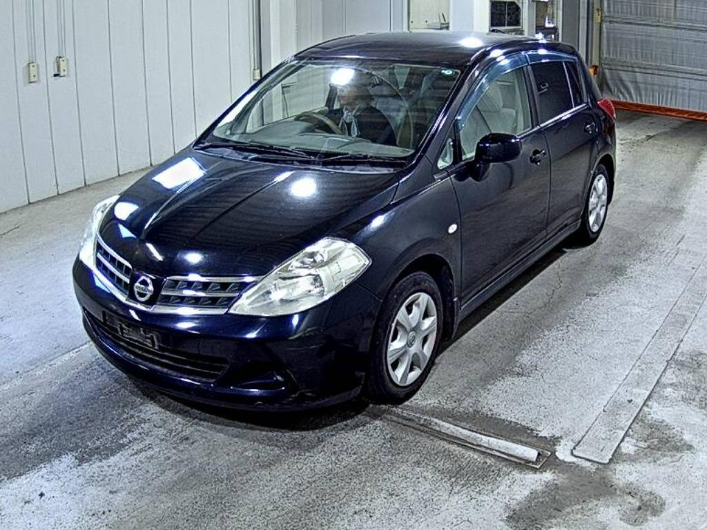 NISSAN TIIDA 2010
