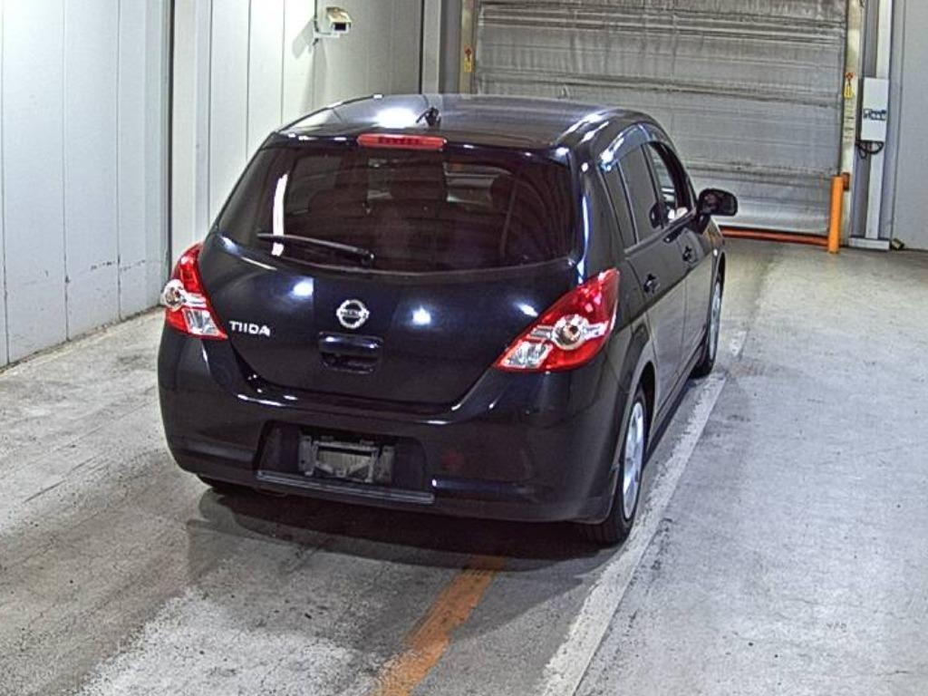 NISSAN TIIDA 2010