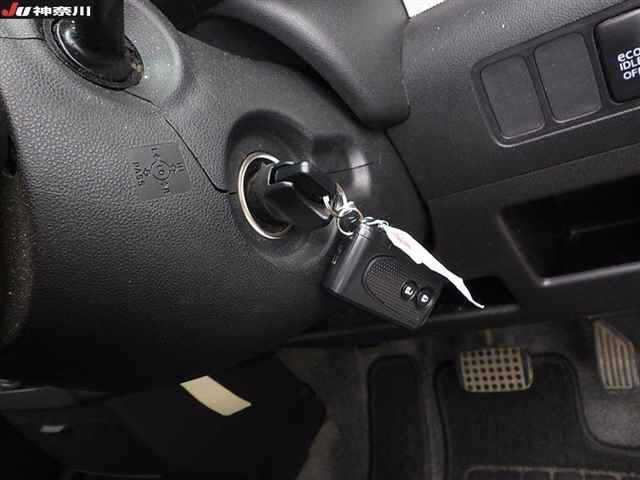 TOYOTA PIXIS SPACE 2012