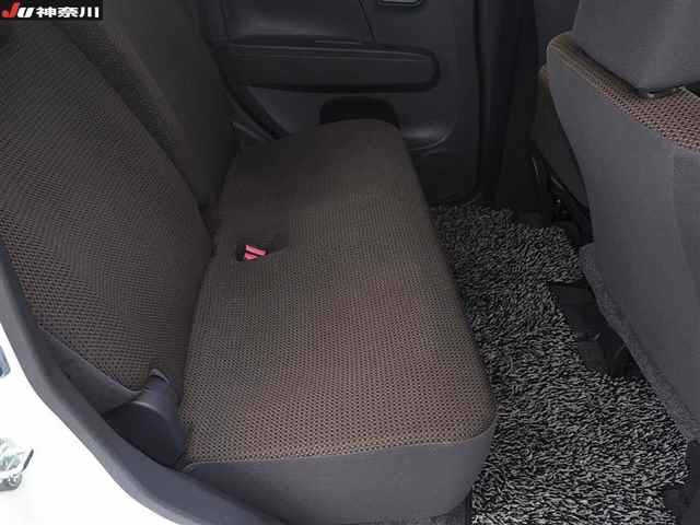 SUZUKI MRWAGON 2011