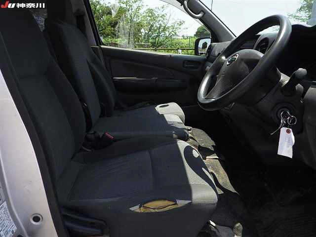 NISSAN CARAVAN VAN 2015