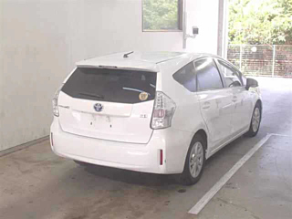 TOYOTA PRIUS ALPHA 2012