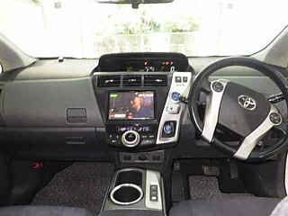 TOYOTA PRIUS ALPHA 2012