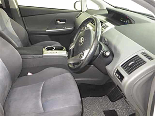 TOYOTA PRIUS ALPHA 2012