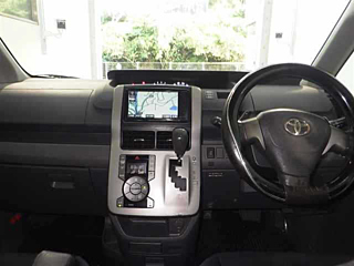 TOYOTA VOXY 2008
