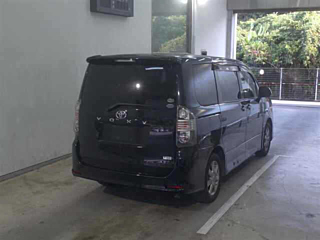 TOYOTA VOXY 2008
