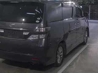 TOYOTA VELLFIRE 2010