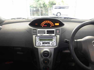 TOYOTA VITZ 2008