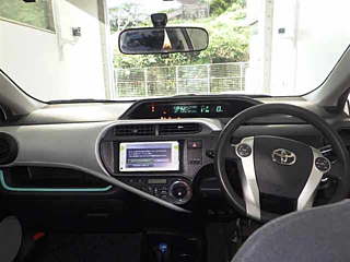 TOYOTA AQUA 2012