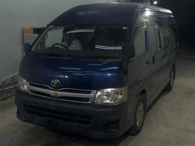 TOYOTA HIACE 2012