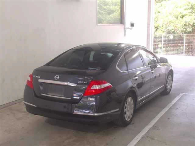 NISSAN TEANA 2010