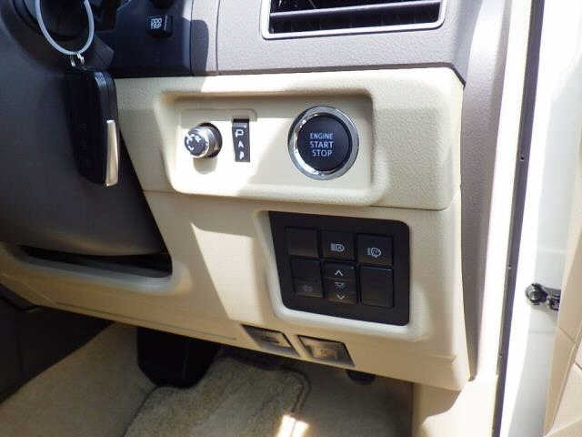 TOYOTA LAND CRUISER PRADO 2023