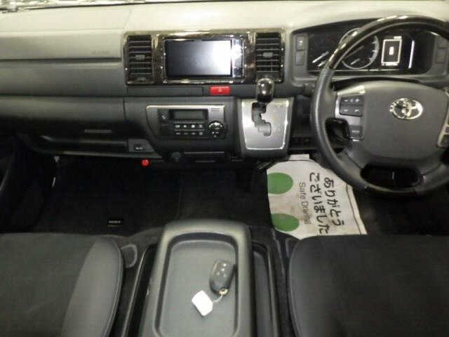 TOYOTA HIACE VAN 2021