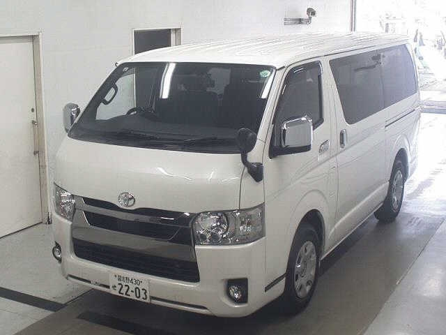 TOYOTA HIACE VAN 2021