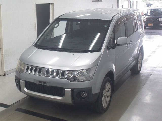 MITSUBISHI DELICA D5 2012