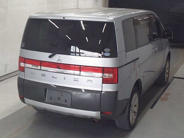 MITSUBISHI DELICA D5 2012