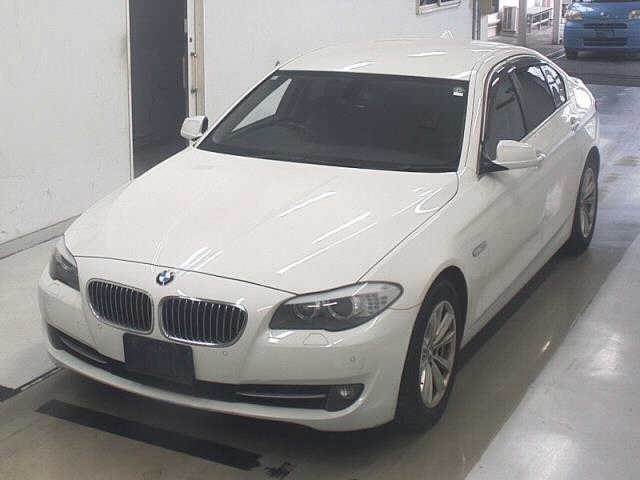 BMW 5 SERIES 2011