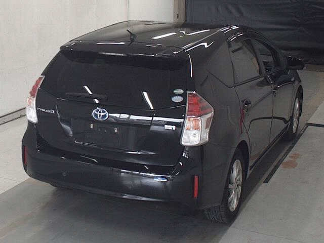 TOYOTA PRIUS ALPHA 2015
