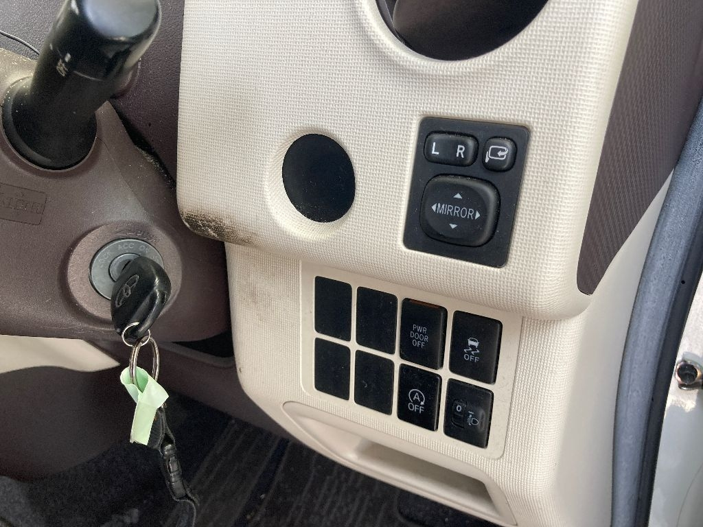 TOYOTA SPADE 2014