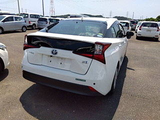 Заказать TOYOTA PRIUS
