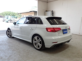 Заказать AUDI A3