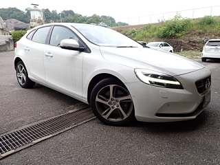 Заказать VOLVO V40