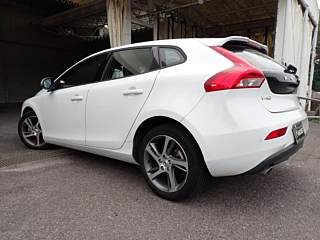 Заказать VOLVO V40