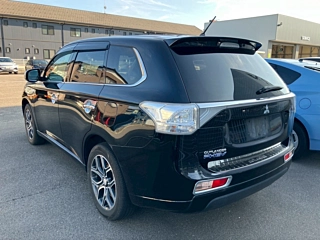 Заказать MITSUBISHI OUTLANDER PHEV