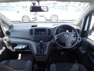 NISSAN NV200 2019