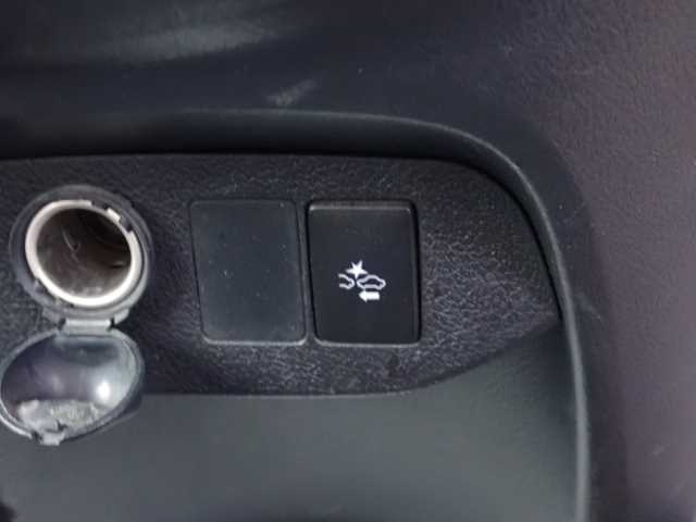 TOYOTA VITZ 2016