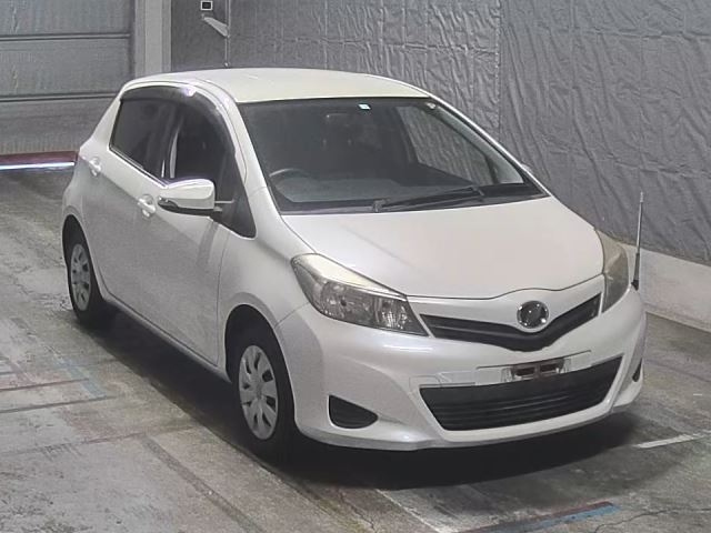 TOYOTA VITZ 2012