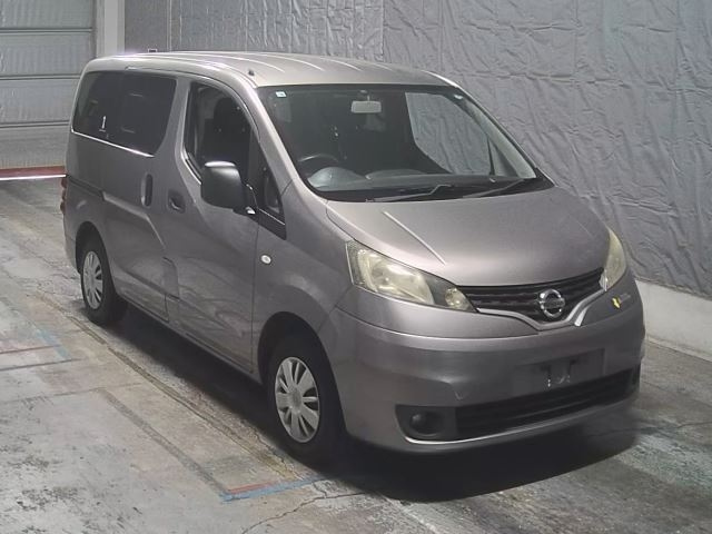 NISSAN NV200 2011