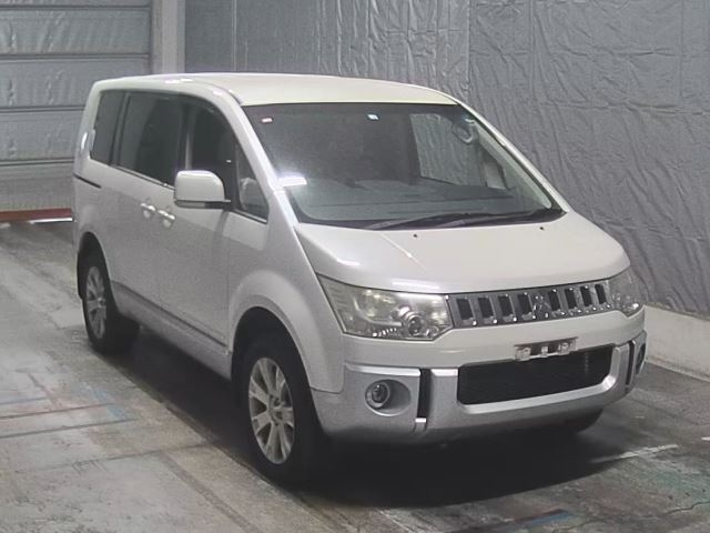 MITSUBISHI DELICA D5 2012