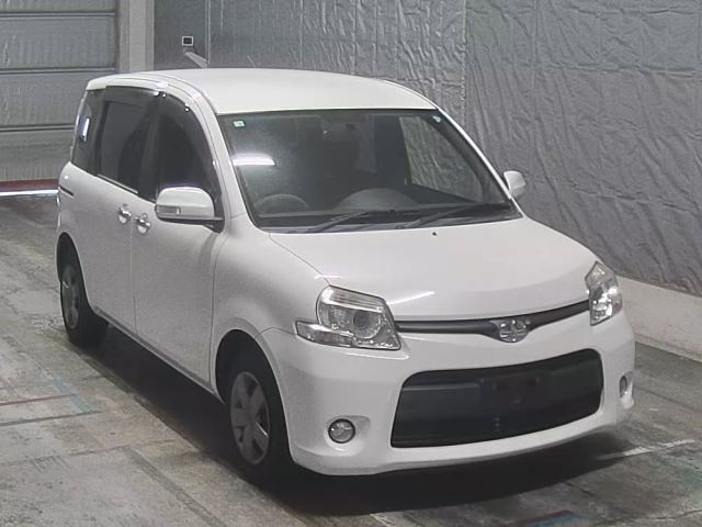 TOYOTA SIENTA 2014