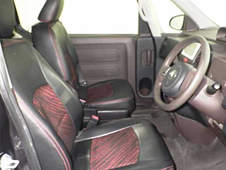 TOYOTA SPADE 2013