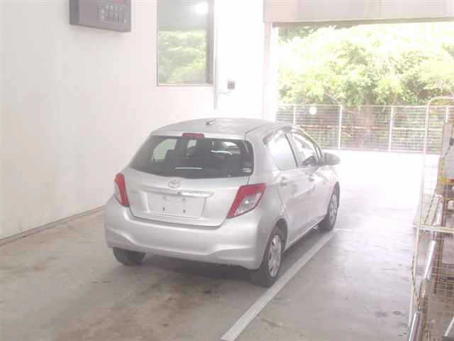 TOYOTA VITZ 2011