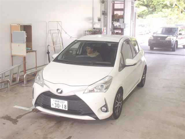 TOYOTA VITZ 2018