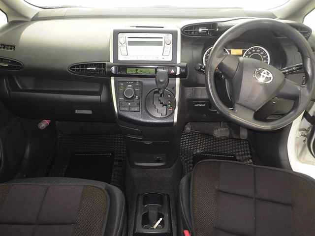 TOYOTA WISH 2010