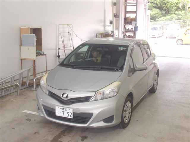 TOYOTA VITZ 2011