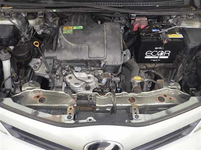 TOYOTA VITZ 2011