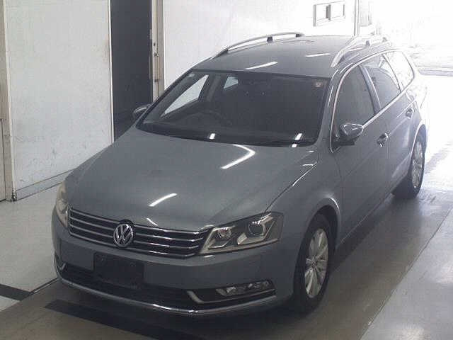 VOLKSWAGEN PASSAT VARIANT 2011