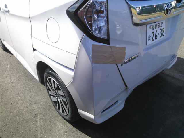 TOYOTA ROOMY 2021