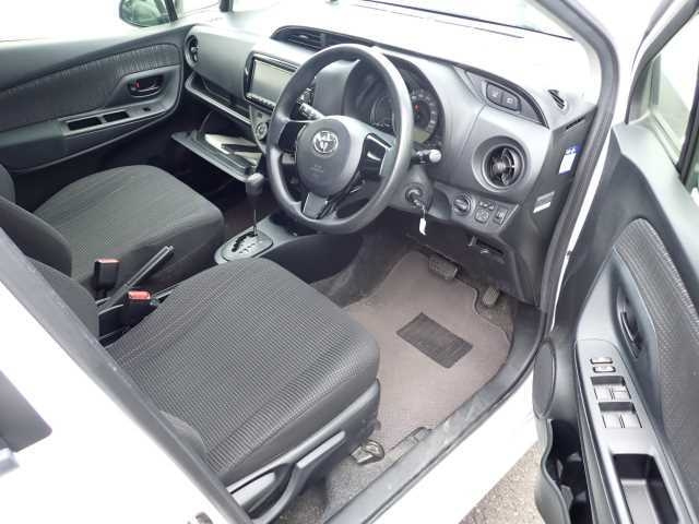TOYOTA VITZ 2018