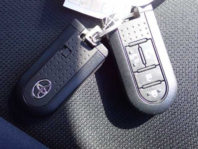 TOYOTA ROOMY 2020