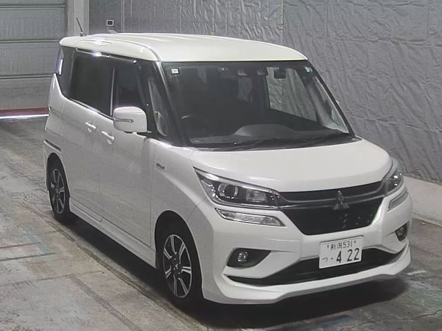 MITSUBISHI DELICA D2 2019