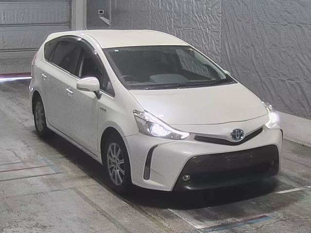 TOYOTA PRIUS ALPHA 2017