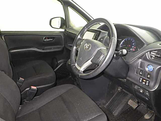 TOYOTA VOXY 2014